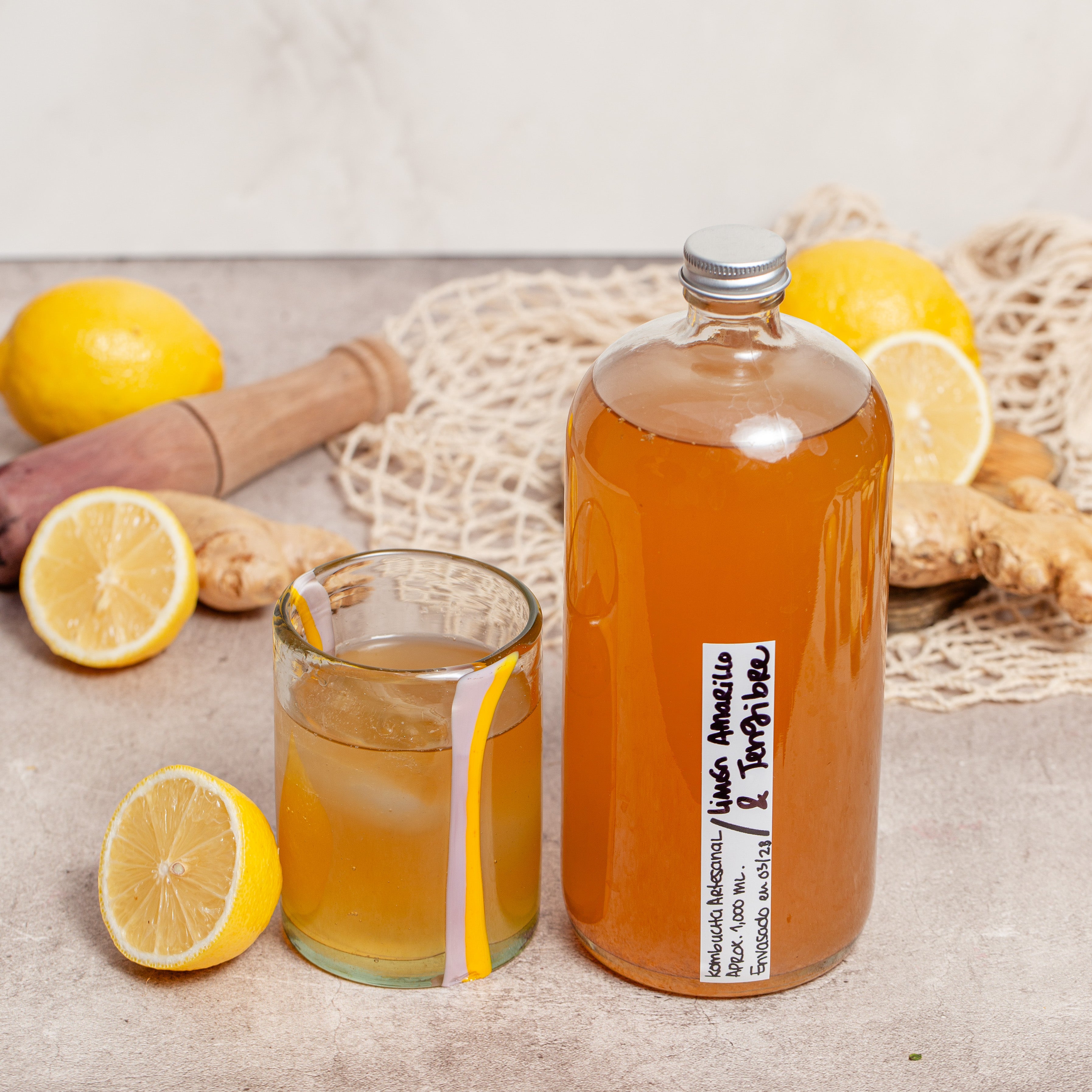 El Viaje del SCOBY: Cómo la Kombucha Llega a Tu Botella